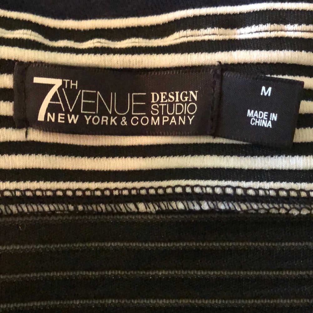 Off the shoulder black/white ribbed striped top - Picture 3 of 4